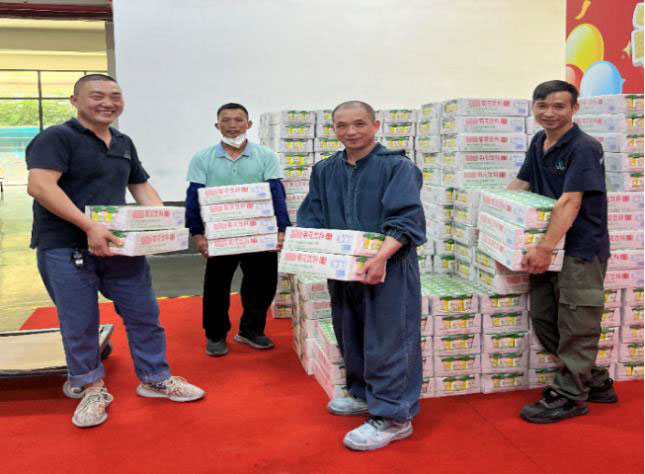 J9国际站化学工会开展2024年“情系员工，夏日送清凉”慰问活动-3